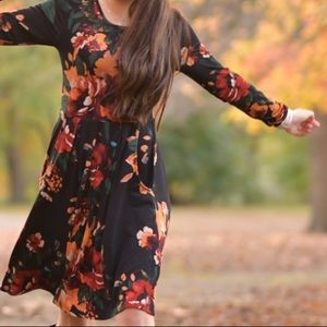 Black long sleeve floral casual dress with pockets